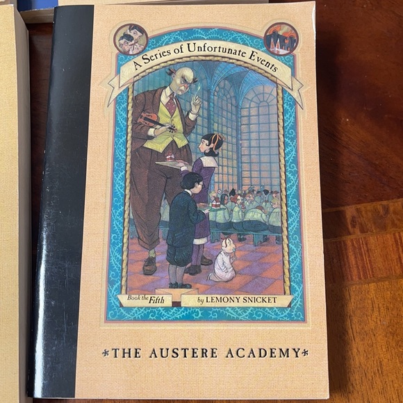 A Series of Unfortunate Events Lemony Snicket 4 - Picture 3 of 6